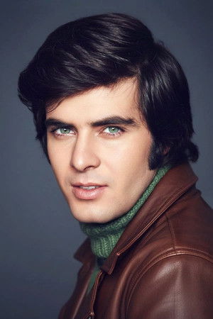 Photo of Tarık Akan from the Latest Netflix gallery