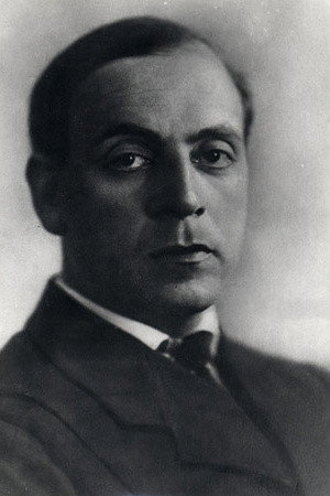 Photo of Ludwig Berger from the Latest Netflix gallery