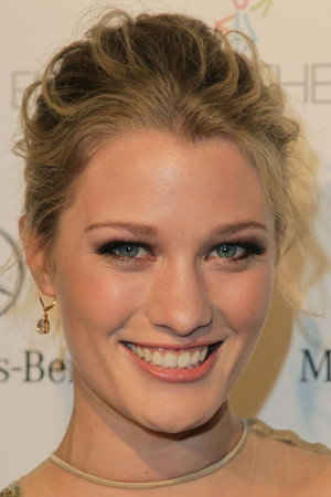 Ashley Hinshaw photo