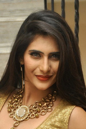 Neha Saxena photo