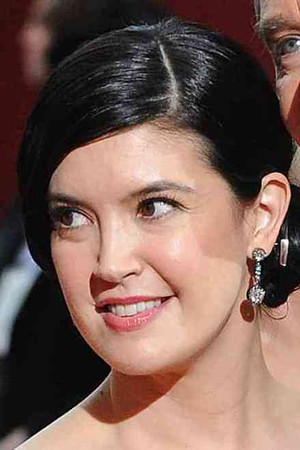 Phoebe Cates photo