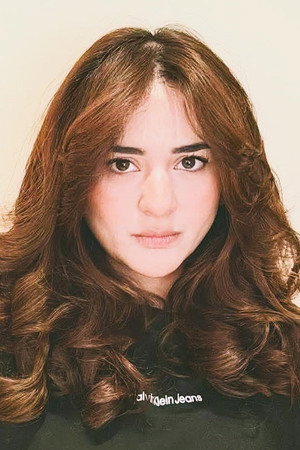 Yumna Zaidi photo