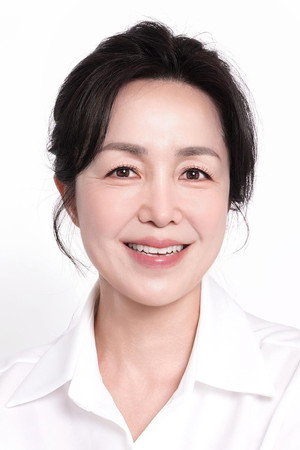 Photo of Lee Jeong-in from the Latest Netflix gallery