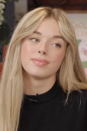 Photo of Emma Broyon from the Latest Netflix gallery