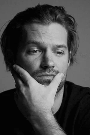 Photo of Josh Reynolds from the Latest Netflix gallery