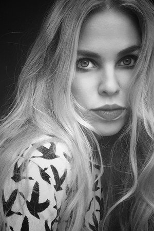 Photo of Sarah Mevers from the Latest Netflix gallery