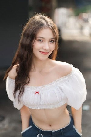 Photo of Namnung Van De Ven from the Latest Netflix gallery