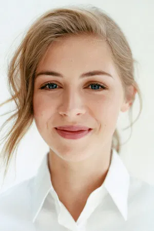 Photo of Hermione Corfield from the Latest Netflix gallery