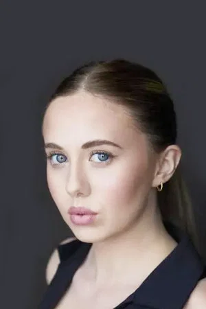 Photo of Eden Summer Gilmore from the Latest Netflix gallery