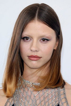 Mia Goth photo