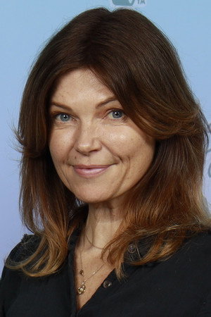 Nicole De Boer photo