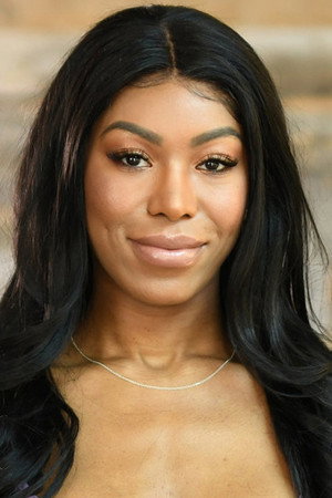 Photo of Nadia Jay from the Latest Netflix gallery