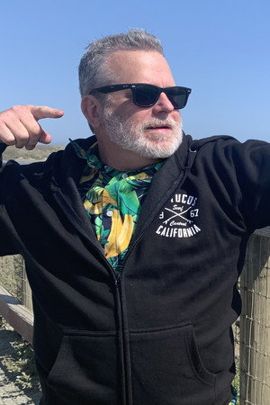 Photo of James L. Bills from the Latest Netflix gallery