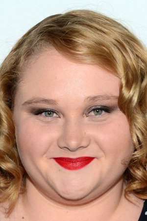 Danielle Macdonald photo
