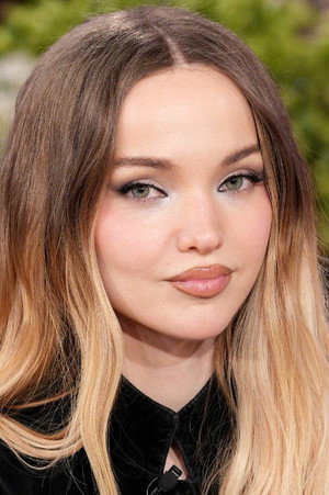 Dove Cameron photo