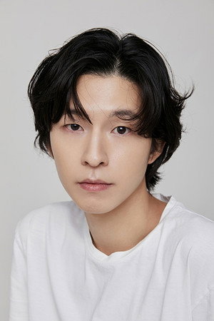 Hong Kyung photo