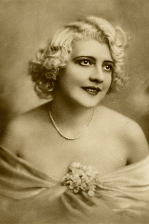 Photo of Camilla von Hollay from the Latest Netflix gallery