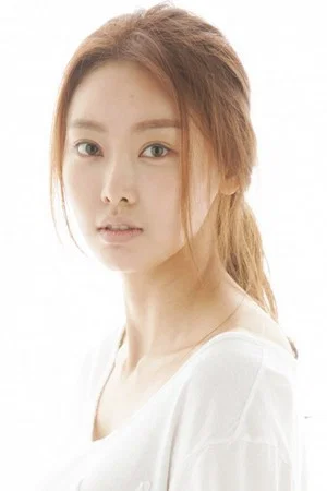 Photo of Lee Doa from the Latest Netflix gallery