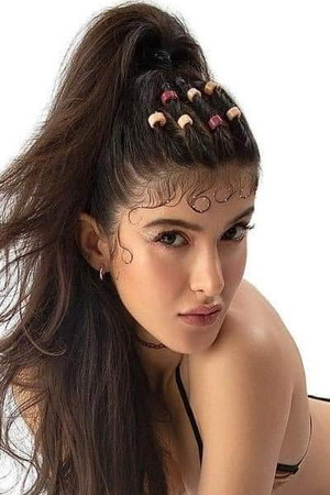 Photo of Shanaya Kapoor from the Latest Netflix gallery