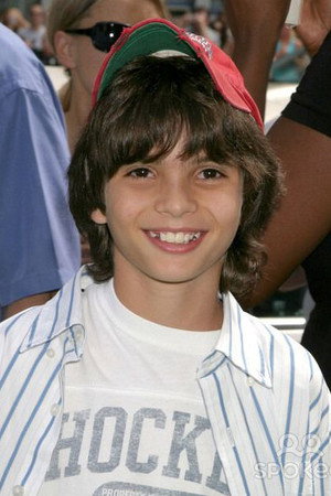 Zach Tyler Eisen photo