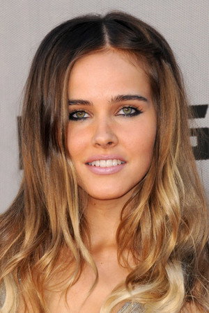 Isabel Lucas photo