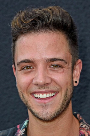 Photo of Luca Hänni from the Latest Netflix gallery