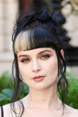 Photo of Lola Petticrew from the Latest Netflix gallery