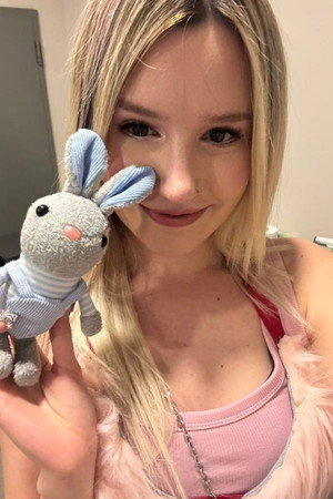 Photo of Lidya Pınar from the Latest Netflix gallery