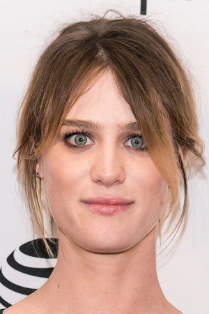 Mackenzie Davis photo
