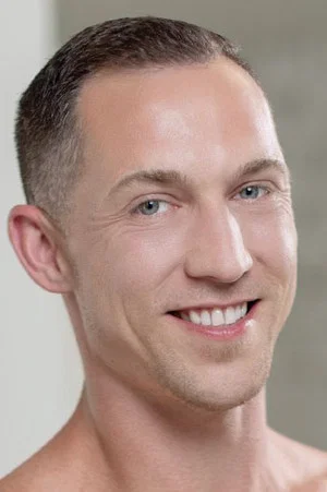 Photo of Ethan Sinns from the Latest Netflix gallery