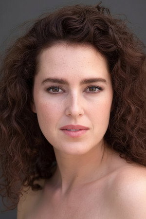 Photo of Yaprak Özdemiroğlu from the Latest Netflix gallery