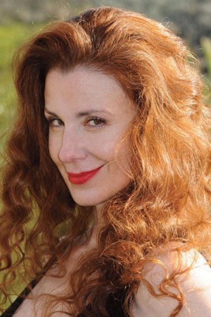Suzie Plakson photo