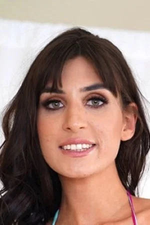 Photo of Dana Wolf from the Latest Netflix gallery