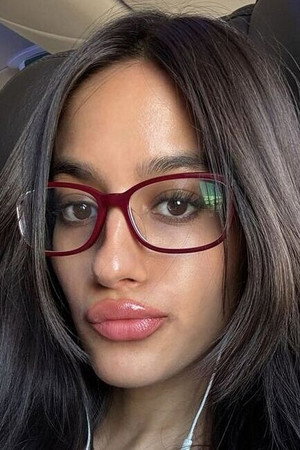 Aryaana Gandhi photo