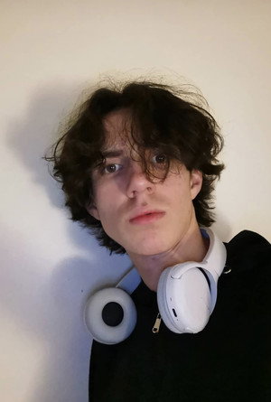 Photo of Harry Batkin from the Latest Netflix gallery