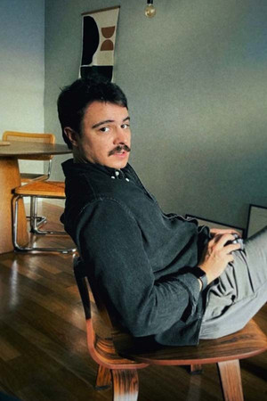 Photo of Pedro Costa from the Latest Netflix gallery