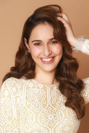 Photo of Sadia Khateeb from the Latest Netflix gallery