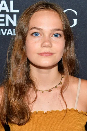 Photo of Oona Laurence from the Latest Netflix gallery