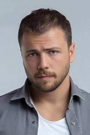 Photo of Tolga Sarıtaş from the Latest Netflix gallery