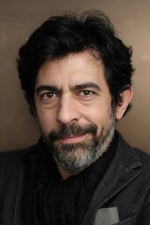 Okan Bayülgen photo