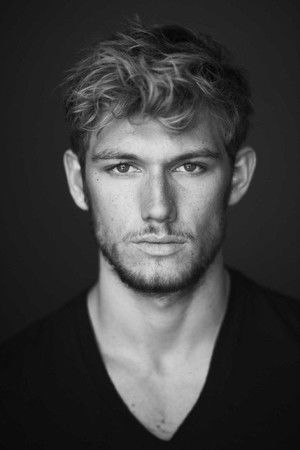 Alex Pettyfer photo