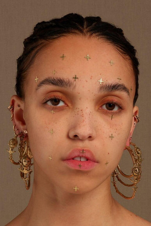 FKA twigs photo