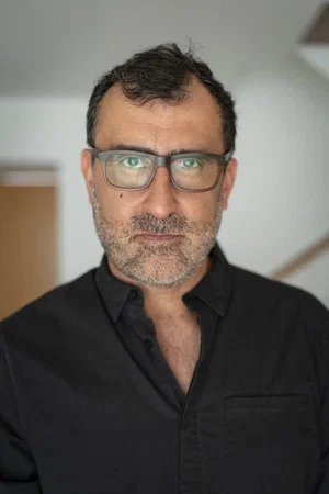 Photo of Adolfo Dávila from the Latest Netflix gallery