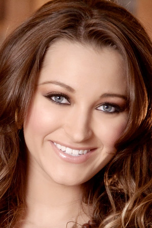 Photo of Dani Daniels from the Latest Netflix gallery
