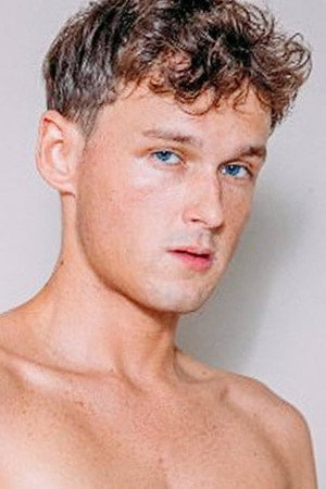 Photo of Hunter Graham from the Latest Netflix gallery