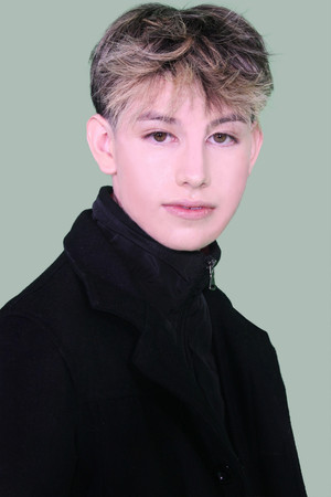 Photo of Ari Diazleal from the Latest Netflix gallery