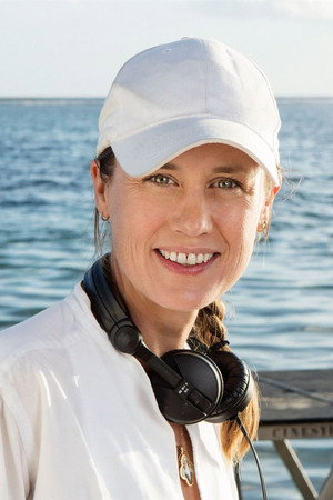Photo of Eloïse Lang from the Latest Netflix gallery