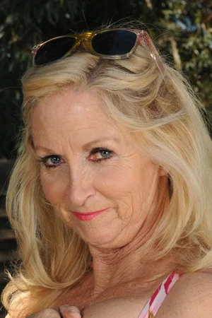 Photo of Annabelle Brady from the Latest Netflix gallery