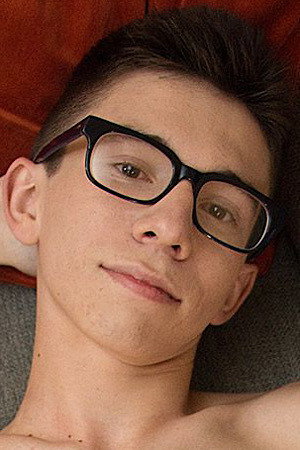 Photo of Cameron Hilander from the Latest Netflix gallery