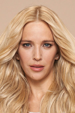 Photo of Luisana Lopilato from the Latest Netflix gallery